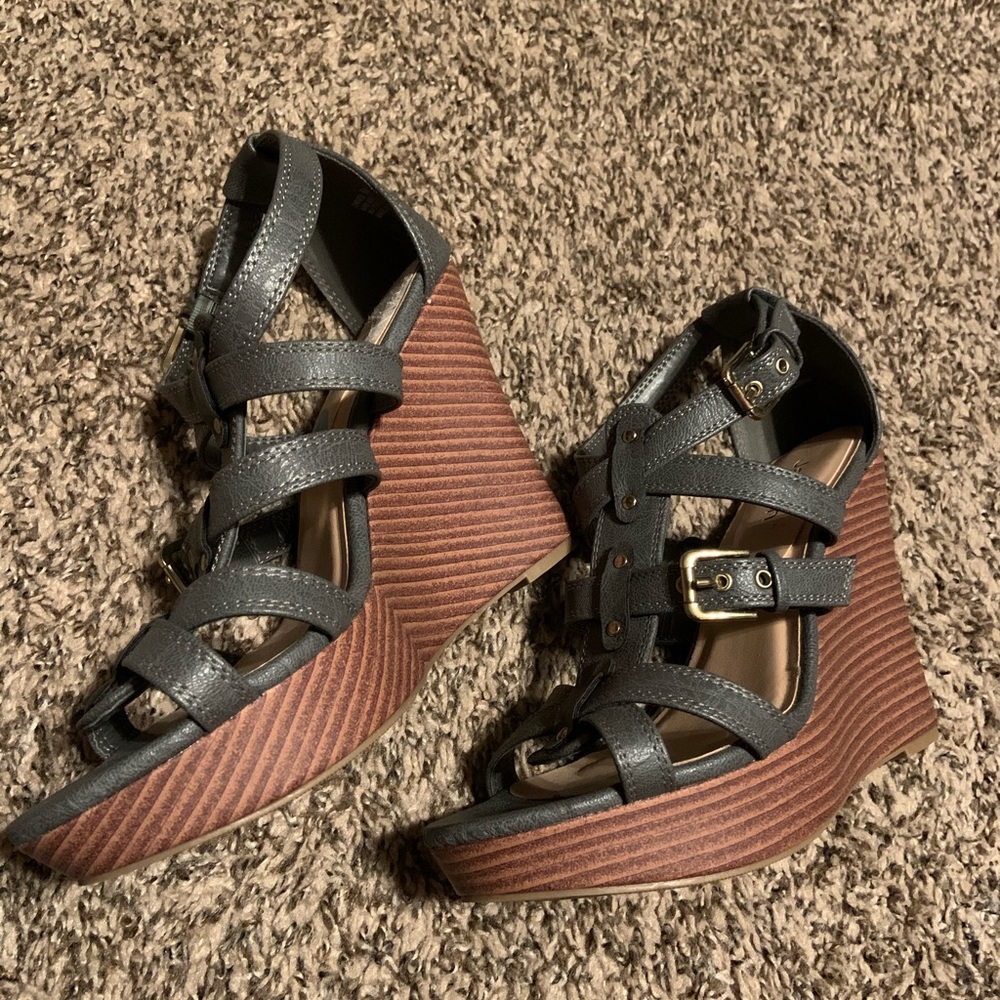 Ross wedges. Size 6